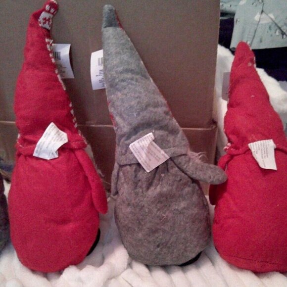 COPY - Lot of 4 CHRISTMAS HOUSE RED/WHITE GNOME WITH WINTER NORDIC PRINT 14" - Picture 3 of 4